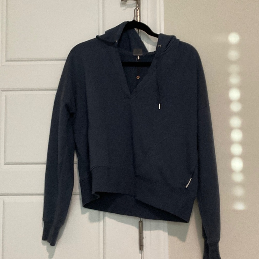 CALIA by Carrie Underwood Deep Blue V-Neck cropped Sweater